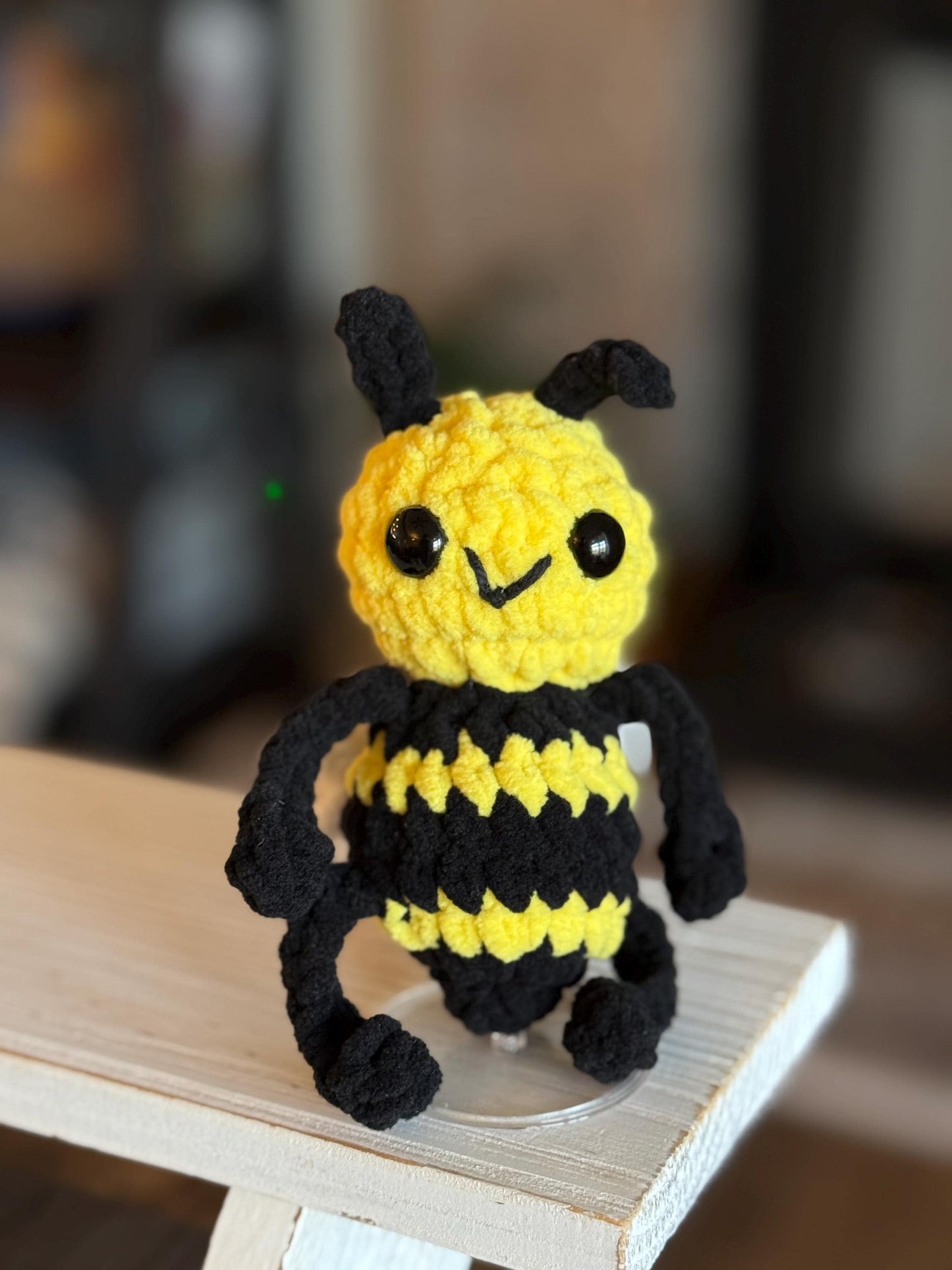 Bee crochet pattern amigurumi crochet pattern PDF download no sew pattern beginner friendly crochet pattern keychain bee pattern